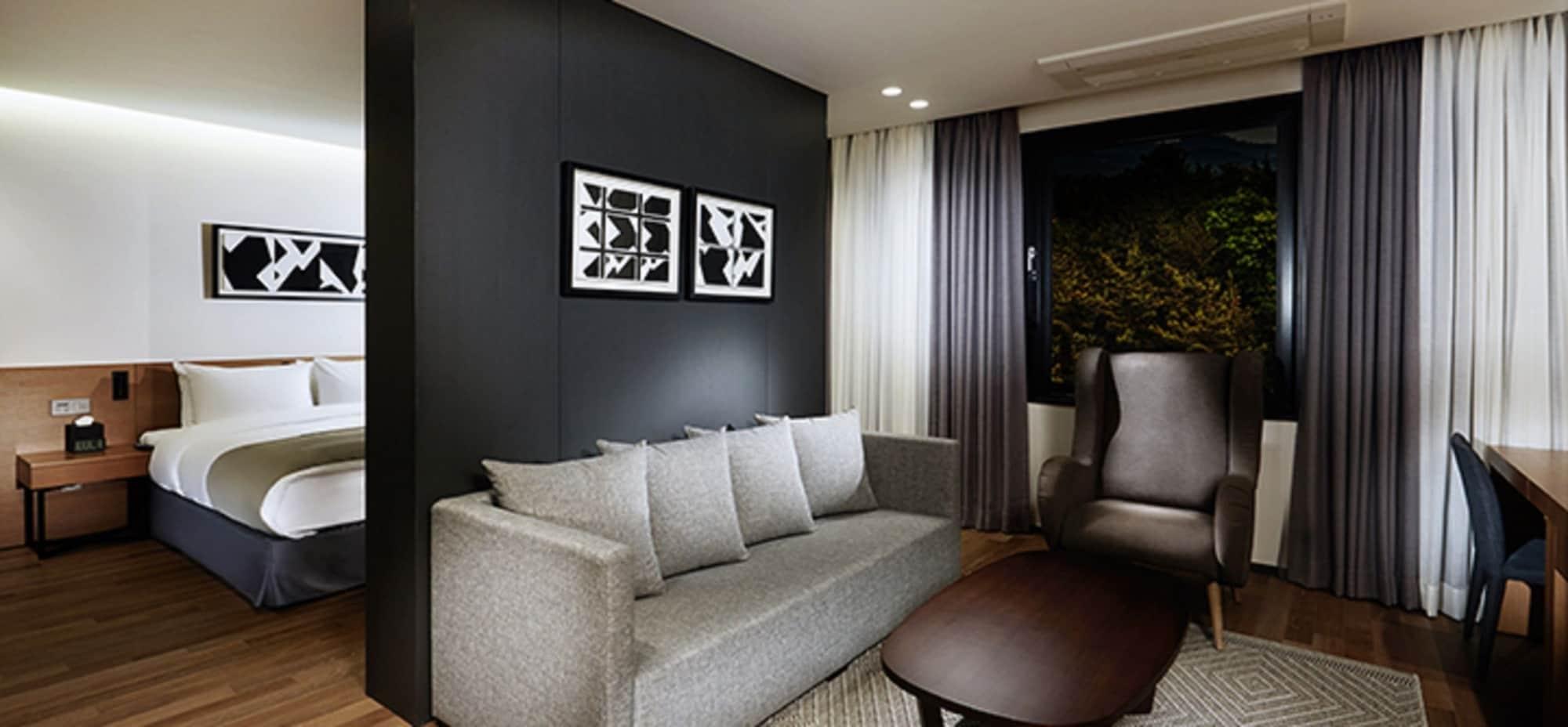 Ramada By Wyndham Gunsan Exterior foto