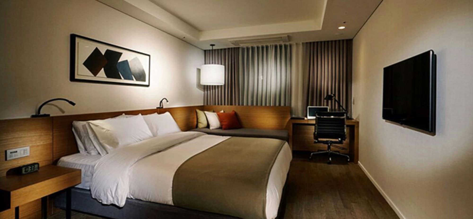 Ramada By Wyndham Gunsan Exterior foto