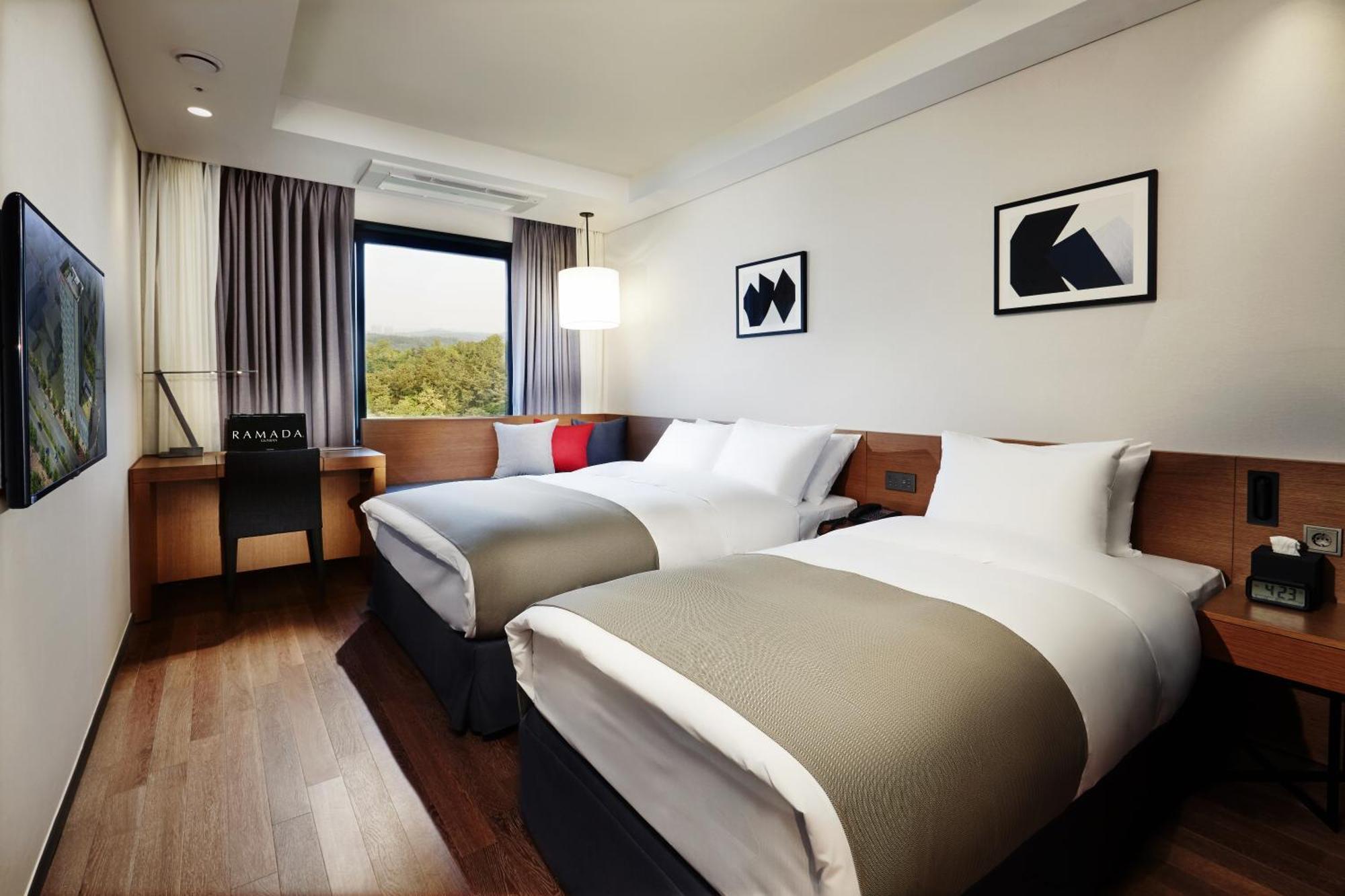 Ramada By Wyndham Gunsan Exterior foto