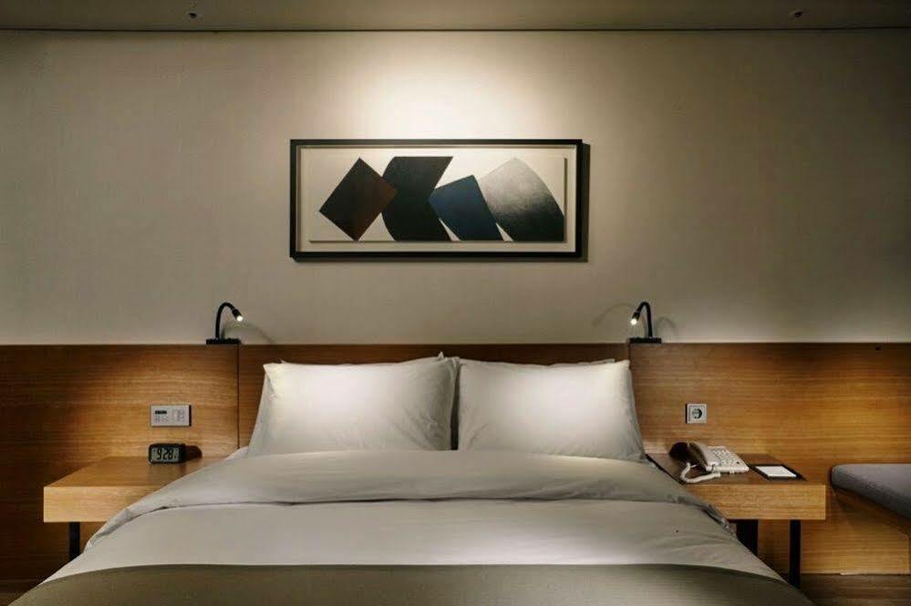 Ramada By Wyndham Gunsan Exterior foto