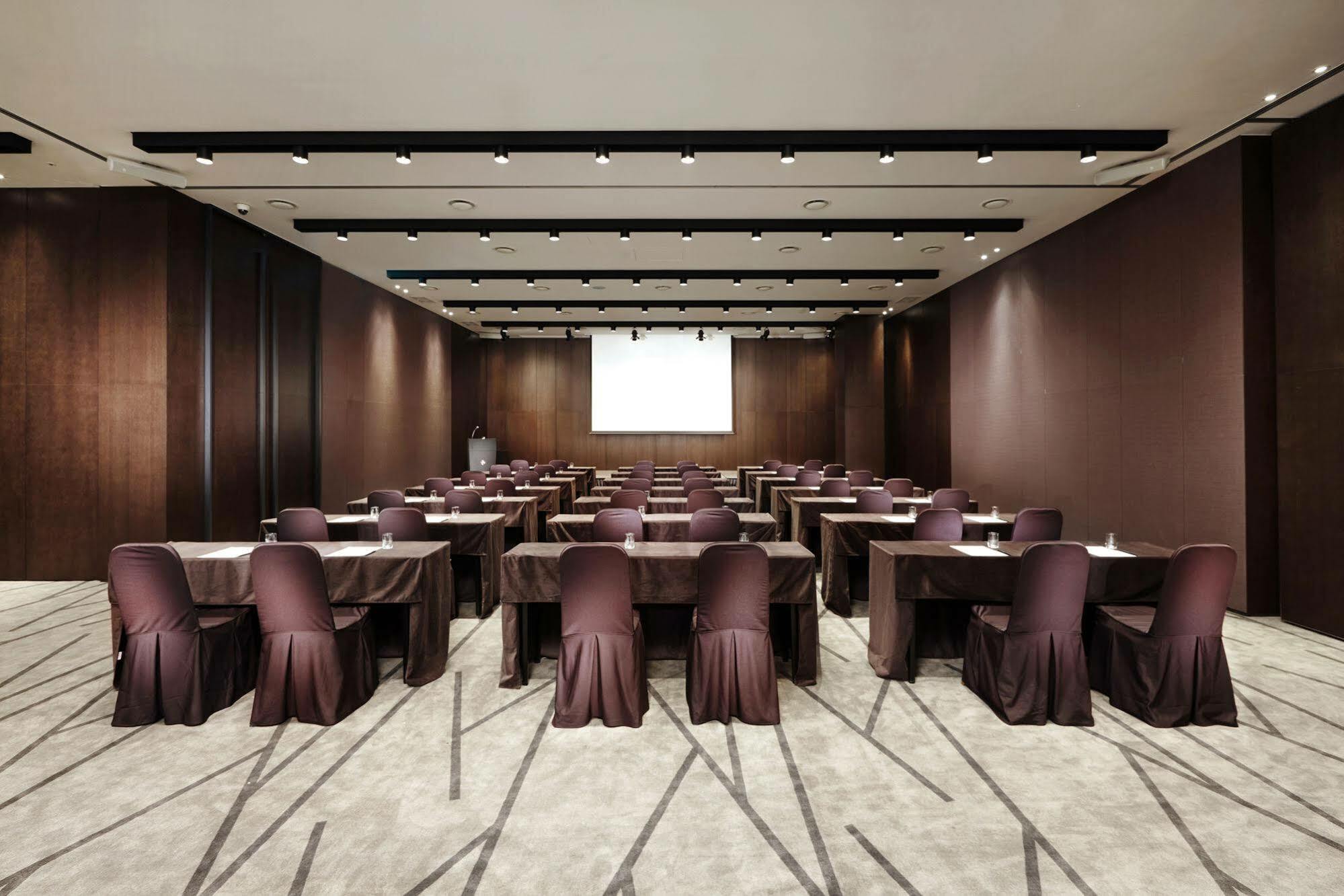 Ramada By Wyndham Gunsan Exterior foto
